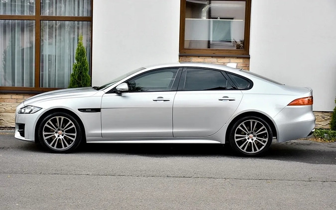 Jaguar XF cena 88900 przebieg: 146912, rok produkcji 2017 z Ustroń małe 742